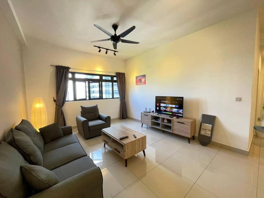 Meridin Medini By Wp Homestay Nusajaya  Eksteriør bilde