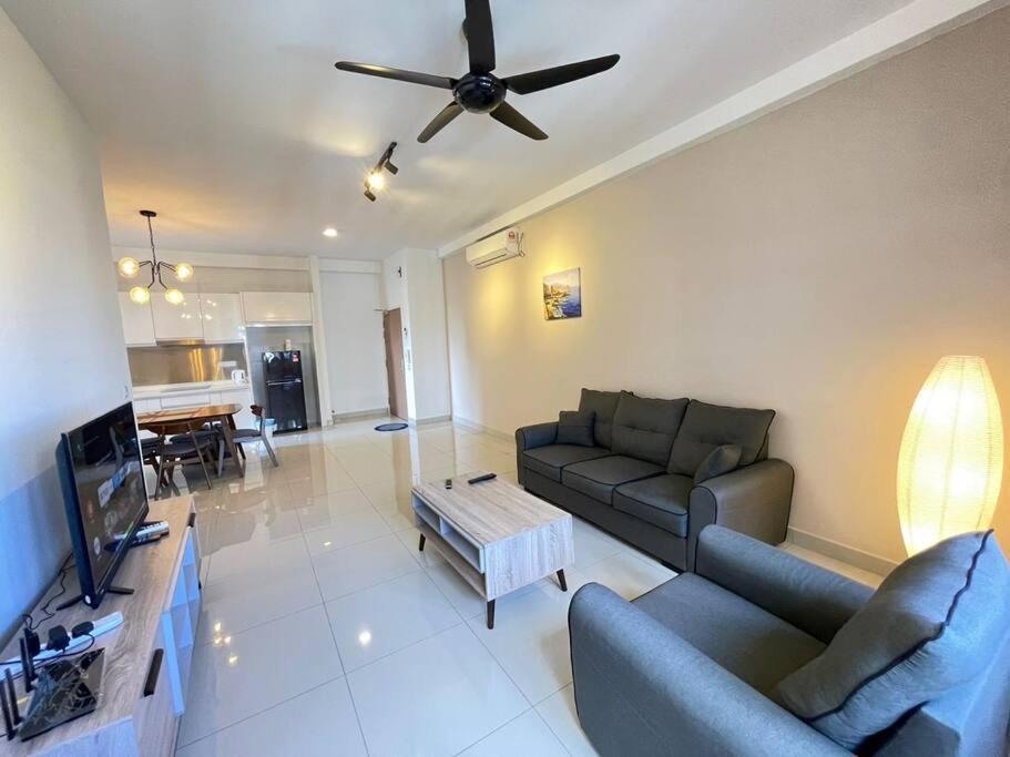 Meridin Medini By Wp Homestay Nusajaya  Eksteriør bilde