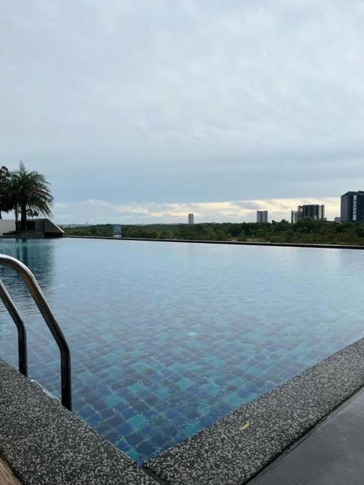 Meridin Medini By Wp Homestay Nusajaya  Eksteriør bilde
