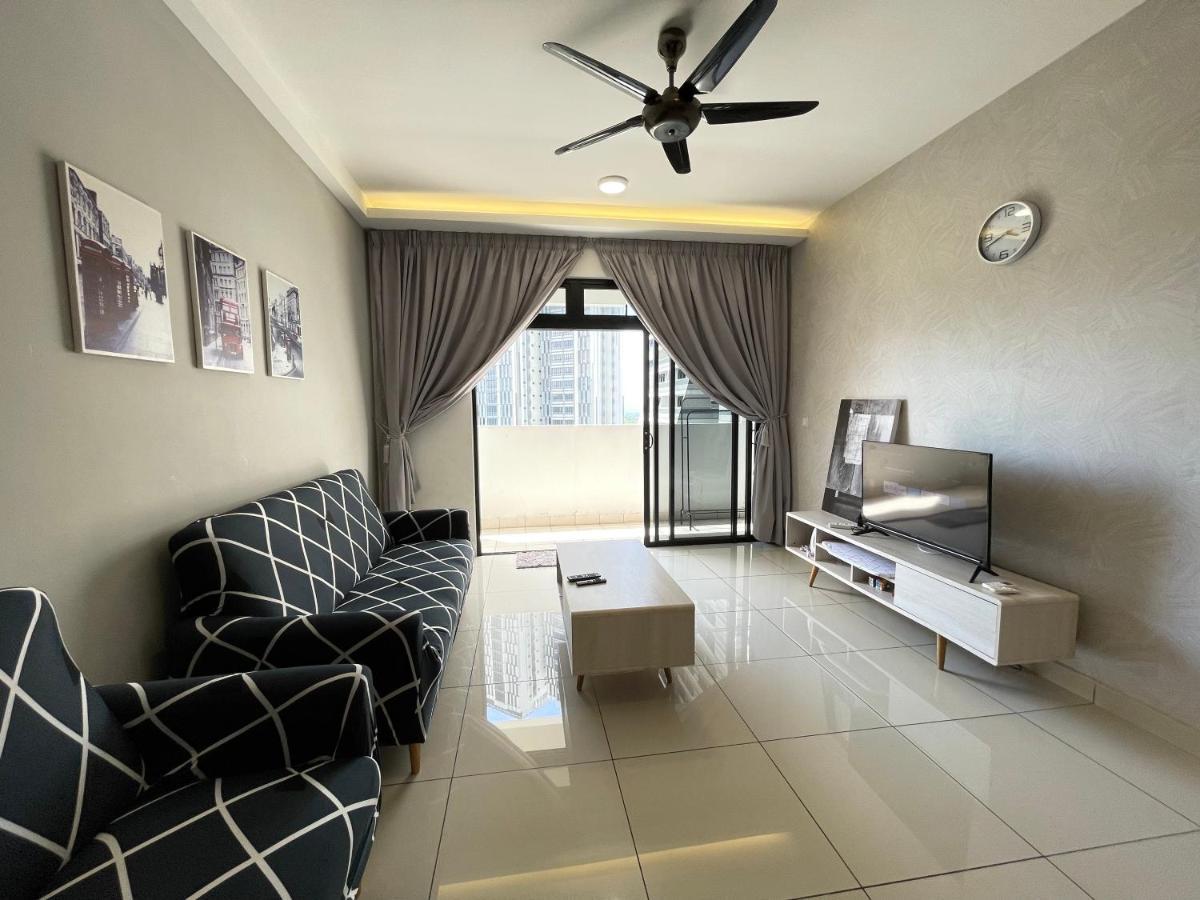 Meridin Medini By Wp Homestay Nusajaya  Eksteriør bilde