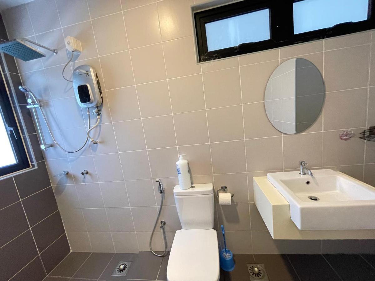 Meridin Medini By Wp Homestay Nusajaya  Eksteriør bilde