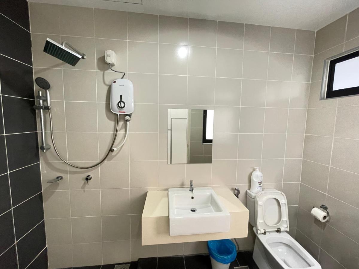 Meridin Medini By Wp Homestay Nusajaya  Eksteriør bilde