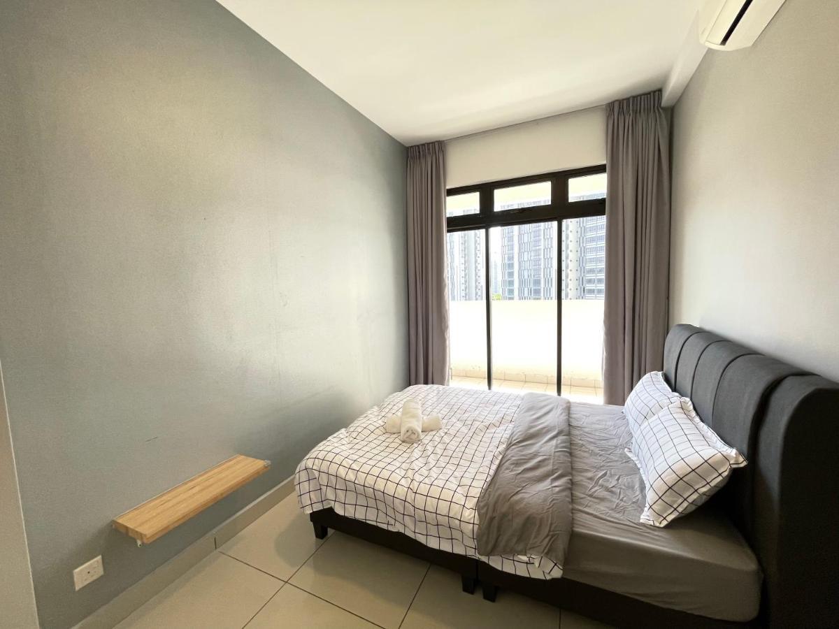 Meridin Medini By Wp Homestay Nusajaya  Eksteriør bilde