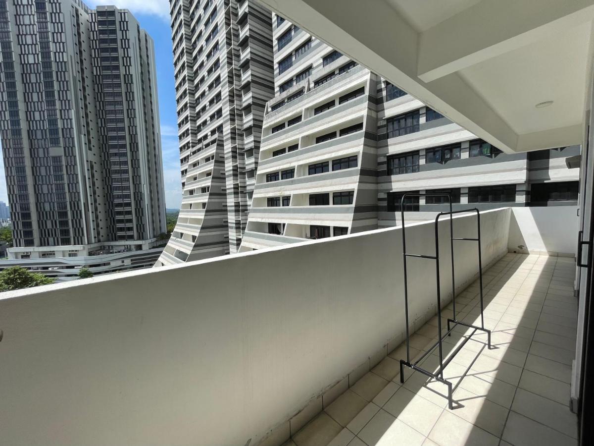 Meridin Medini By Wp Homestay Nusajaya  Eksteriør bilde
