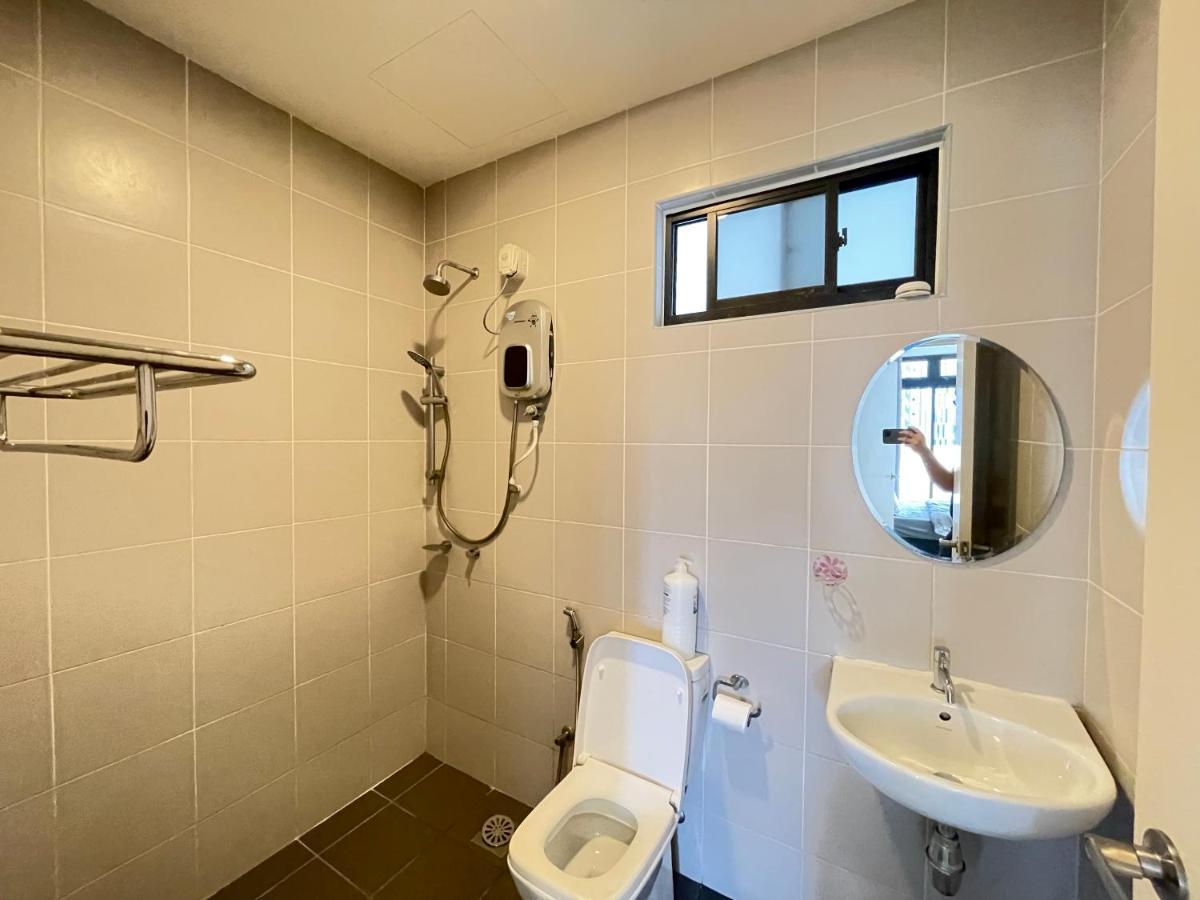 Meridin Medini By Wp Homestay Nusajaya  Eksteriør bilde
