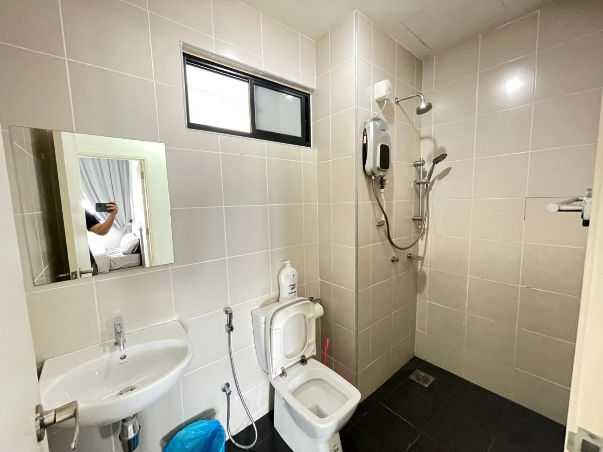 Meridin Medini By Wp Homestay Nusajaya  Eksteriør bilde